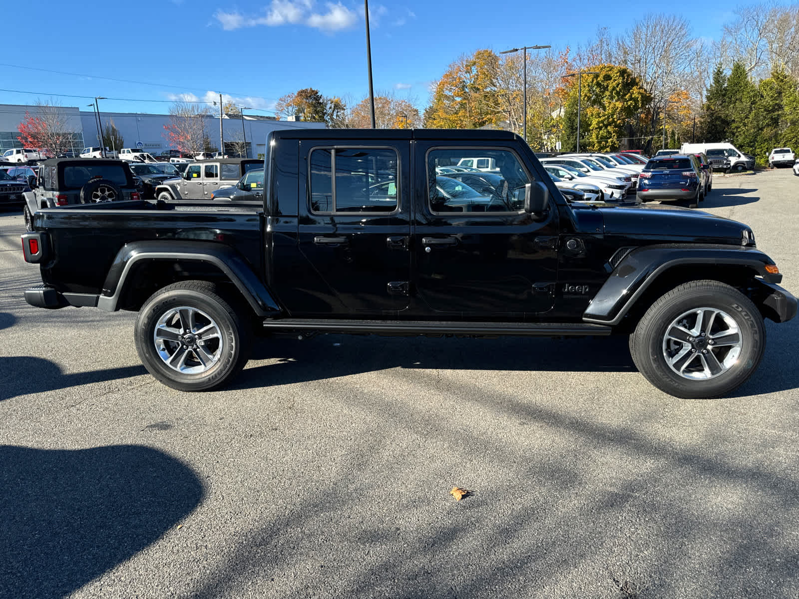 new 2024 Jeep Gladiator car, priced at $45,113