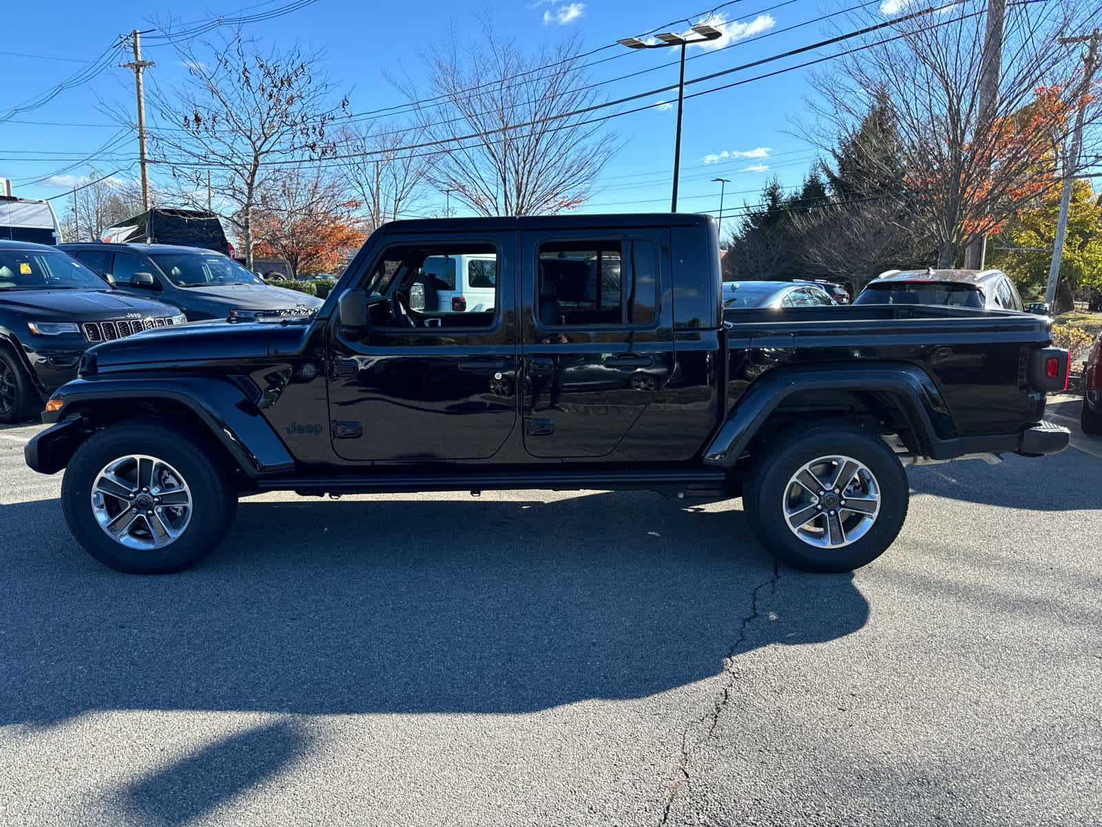 new 2024 Jeep Gladiator car, priced at $45,113