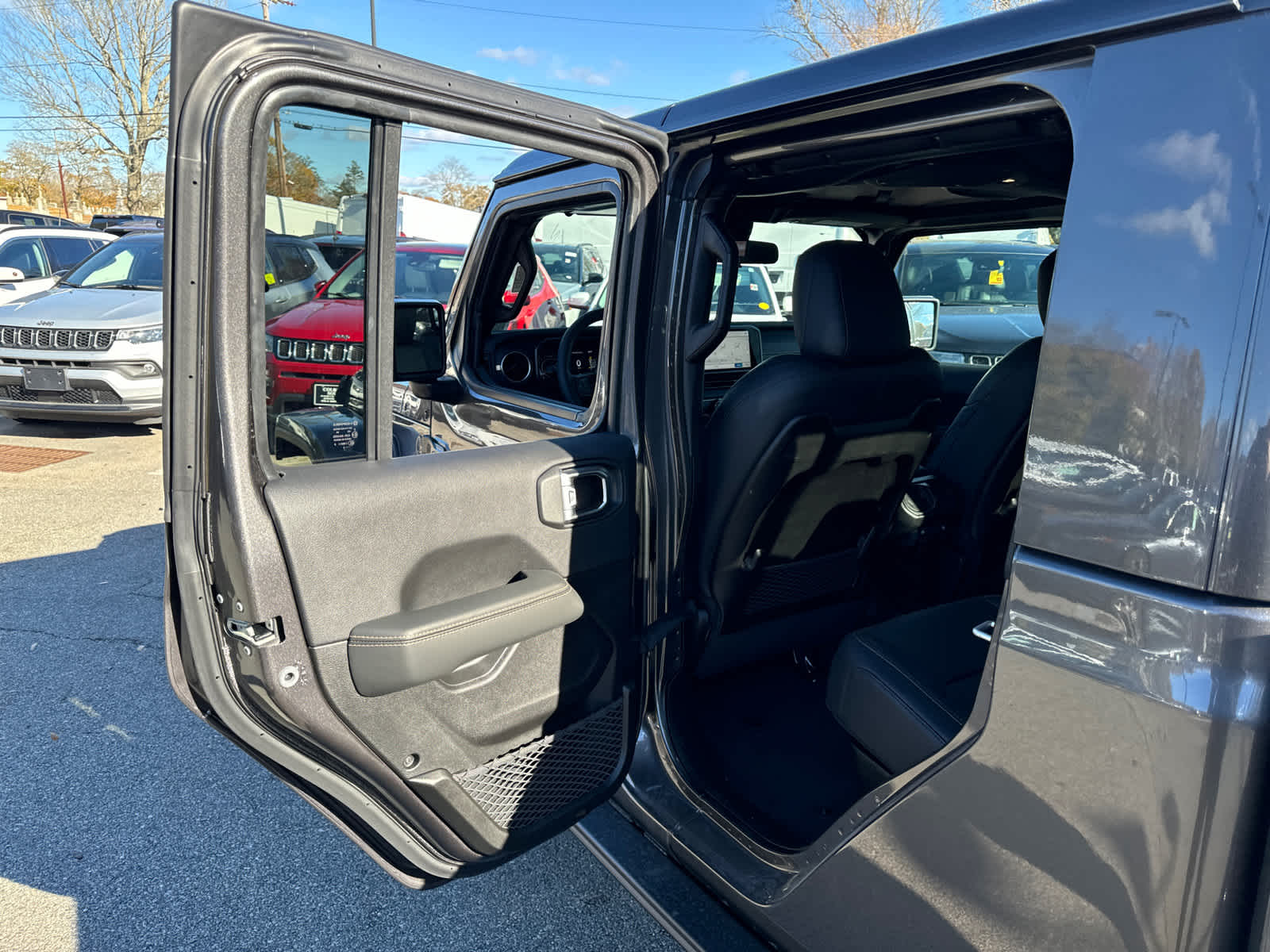 new 2024 Jeep Gladiator car, priced at $45,087