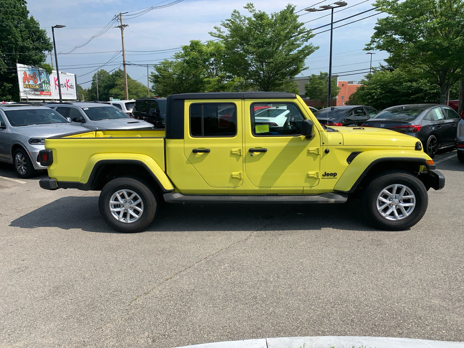 new 2023 Jeep Gladiator car, priced at $42,935