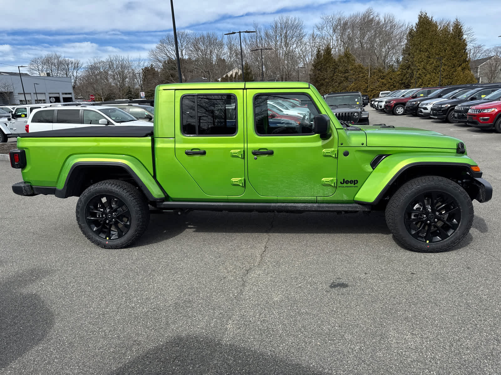 new 2025 Jeep Gladiator car, priced at $44,435