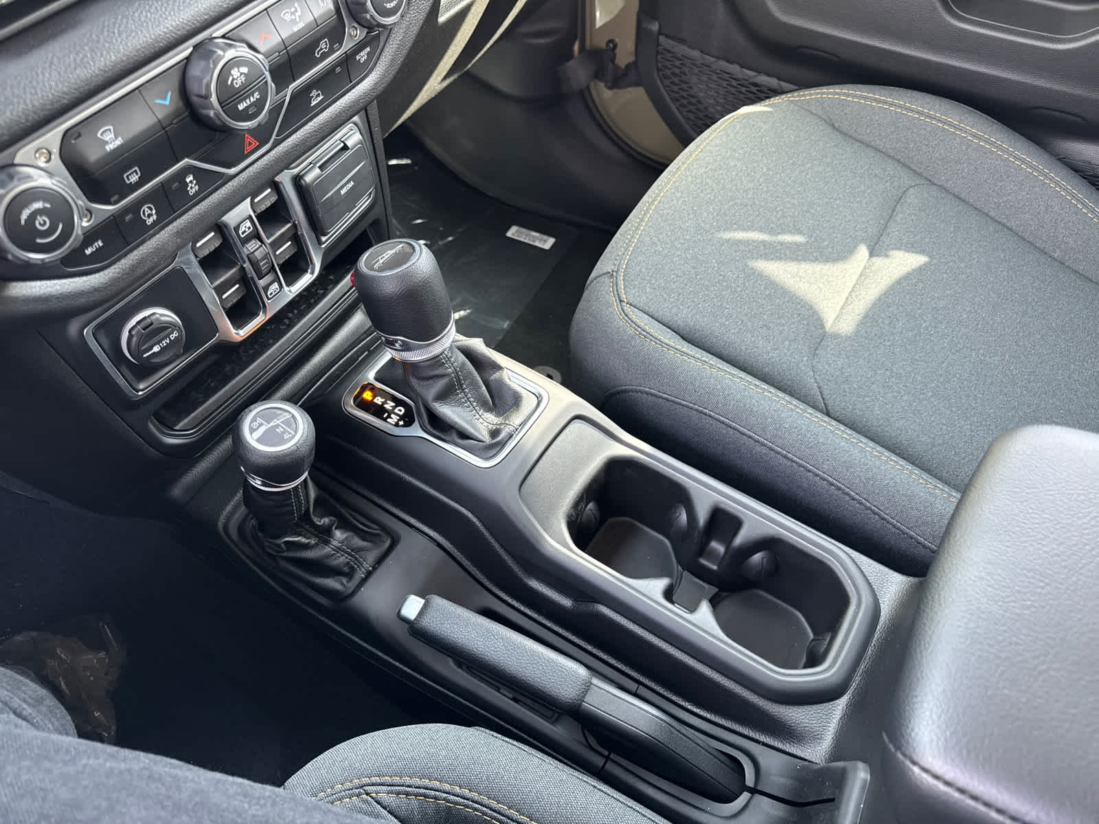 new 2025 Jeep Gladiator car, priced at $40,512