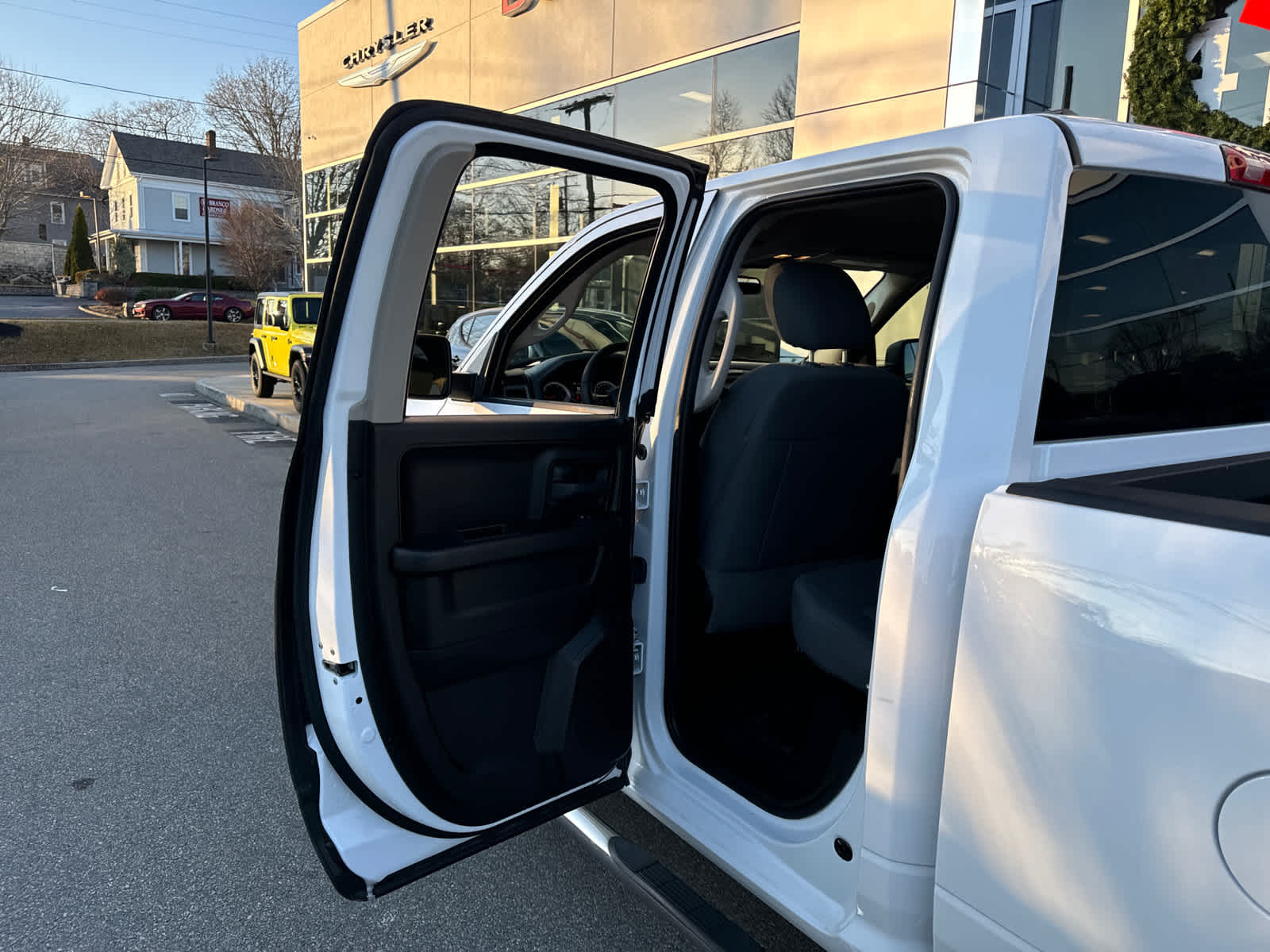 used 2019 Ram 1500 Classic car, priced at $23,000