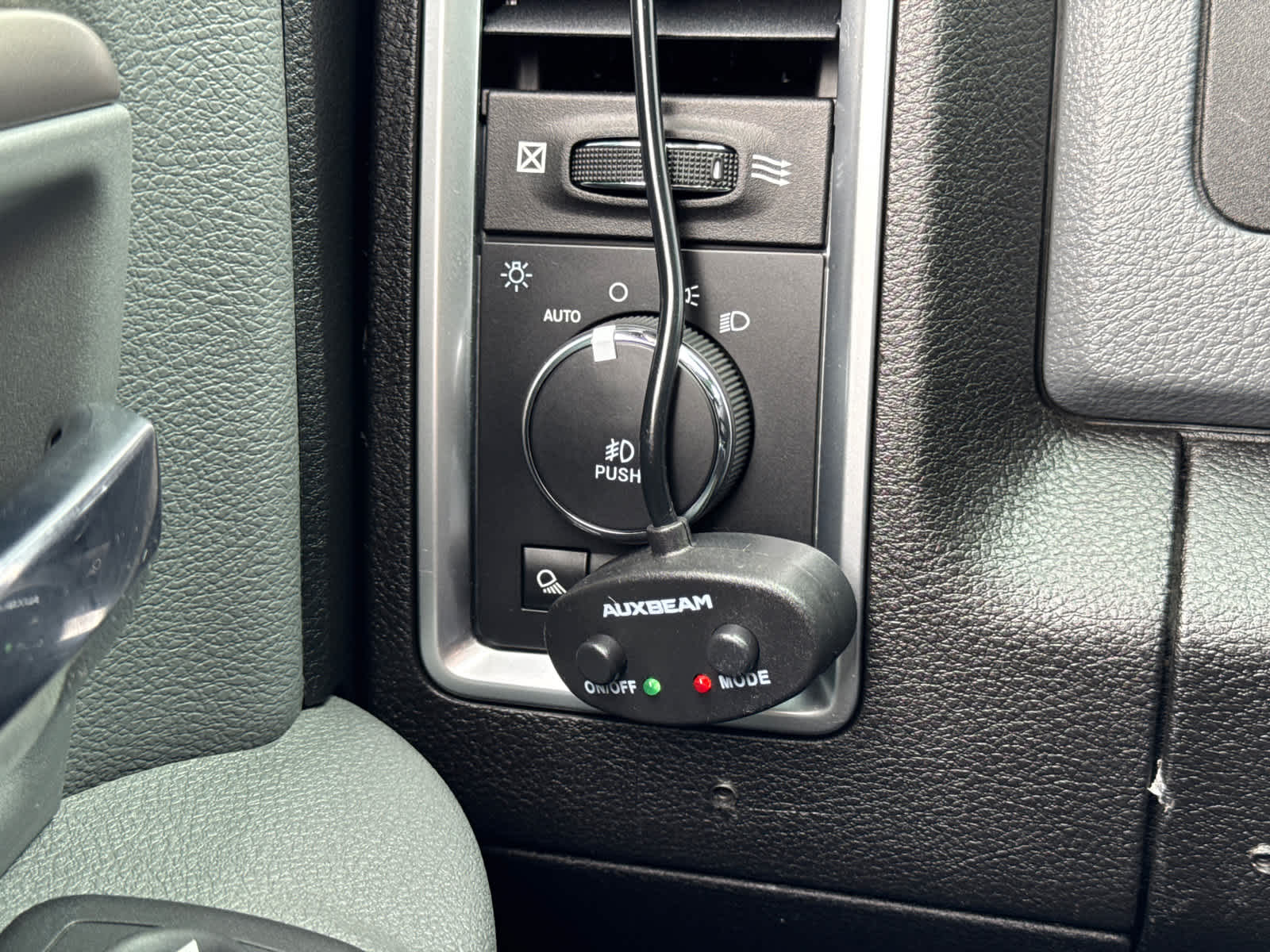 used 2019 Ram 1500 Classic car, priced at $29,900