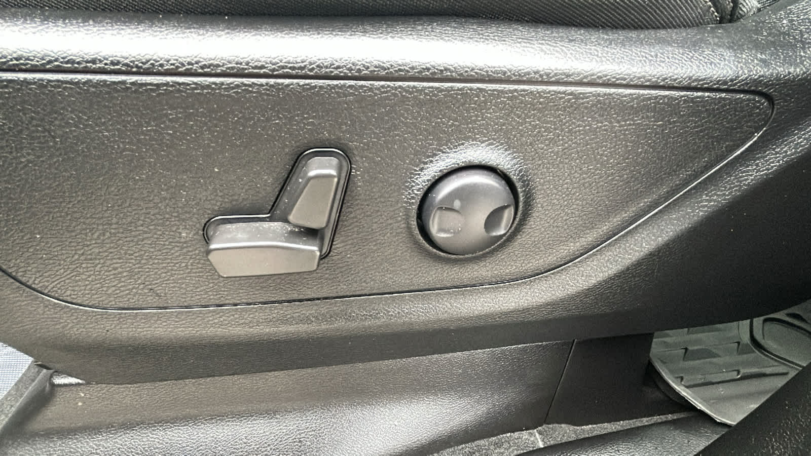 used 2022 Ram 1500 car, priced at $39,400