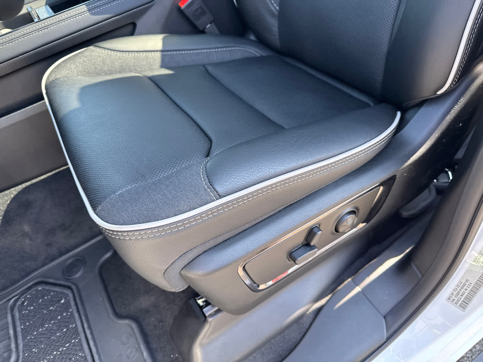 new 2025 Ram 1500 car, priced at $79,751