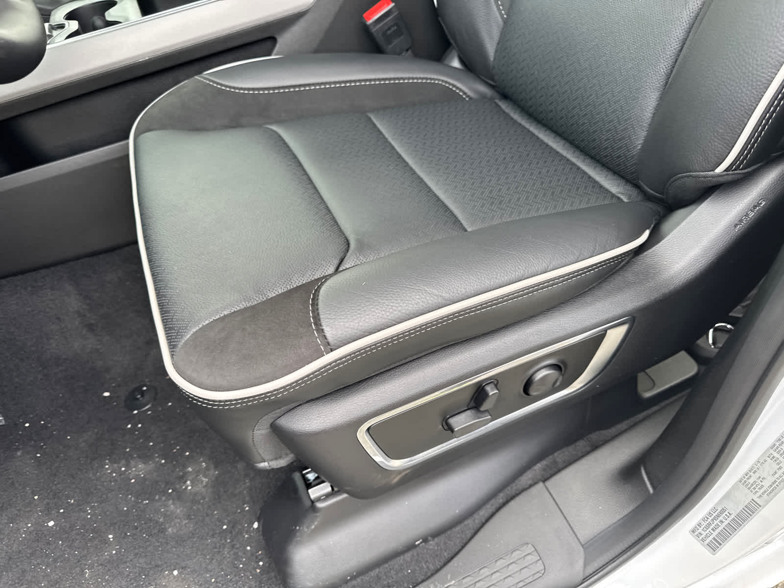 new 2025 Ram 1500 car, priced at $57,984