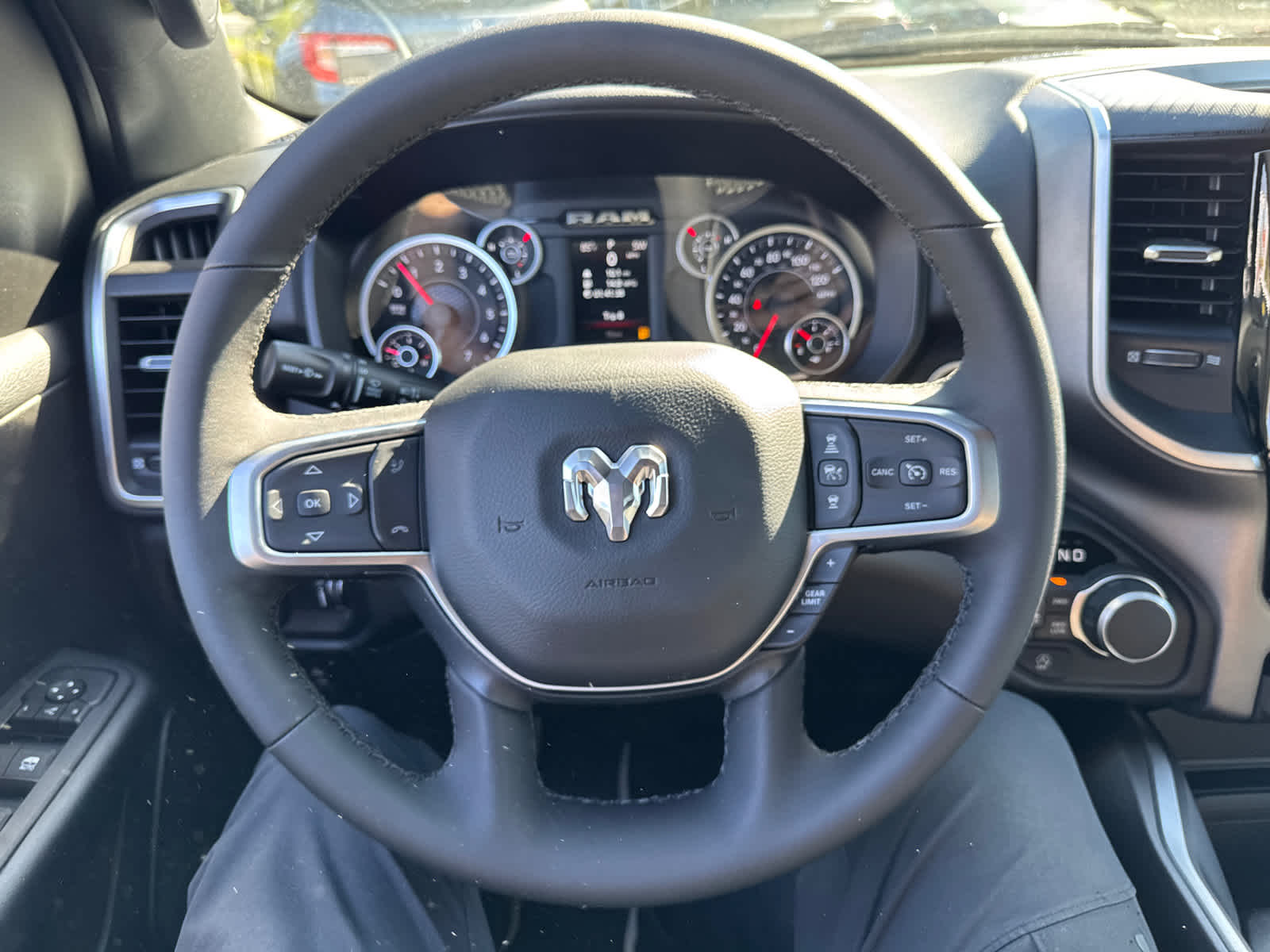 new 2025 Ram 1500 car, priced at $47,582