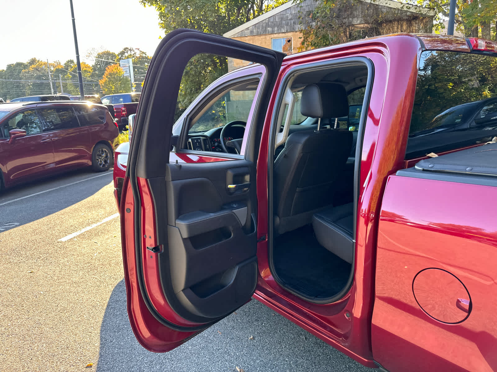 used 2018 Chevrolet Silverado 1500 car, priced at $25,800