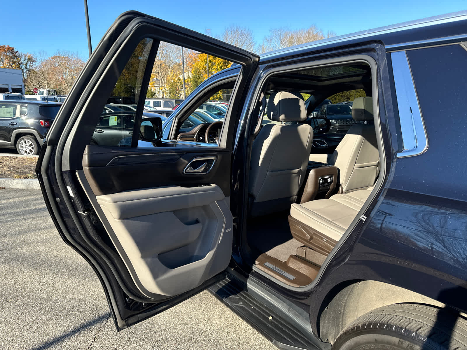 used 2021 GMC Yukon car, priced at $48,700