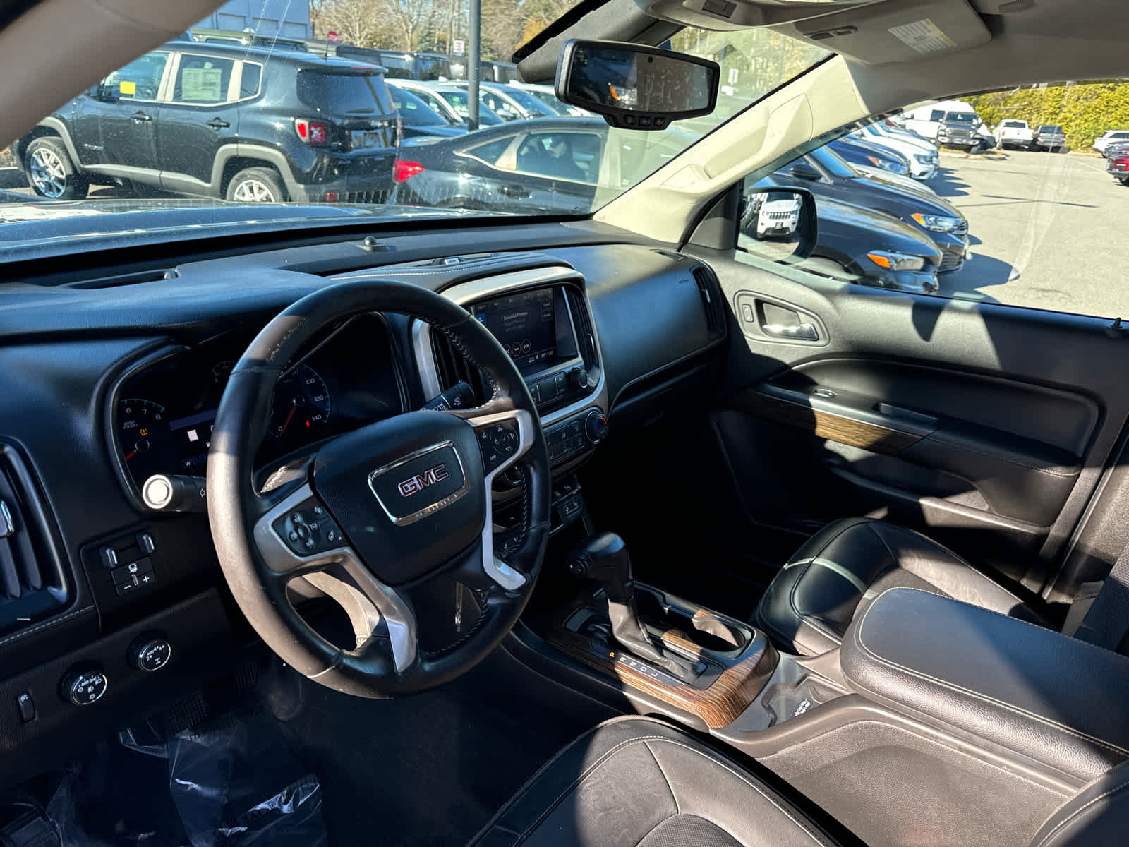 used 2020 GMC Canyon car, priced at $25,899