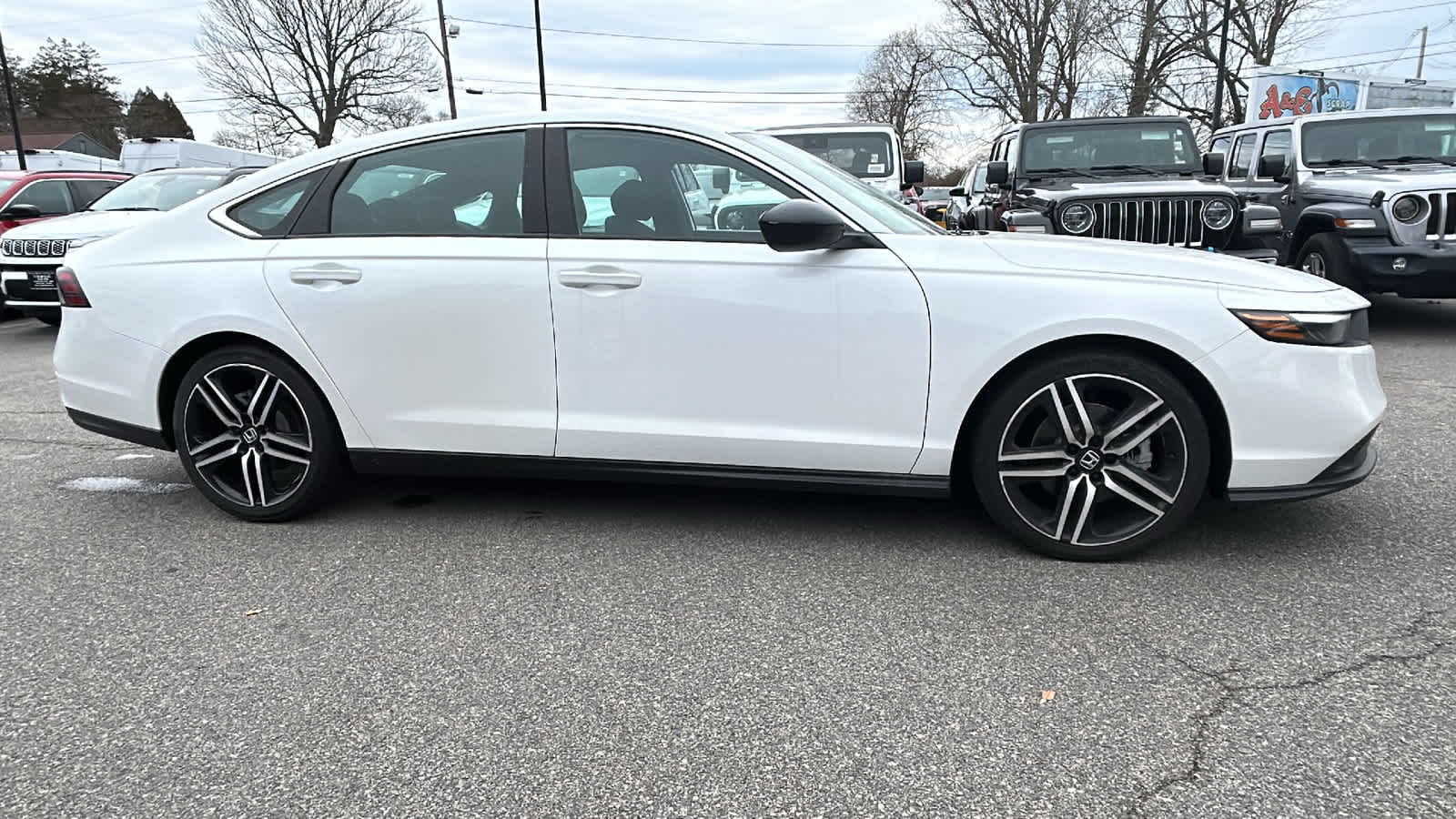 used 2023 Honda Accord Hybrid car, priced at $25,900