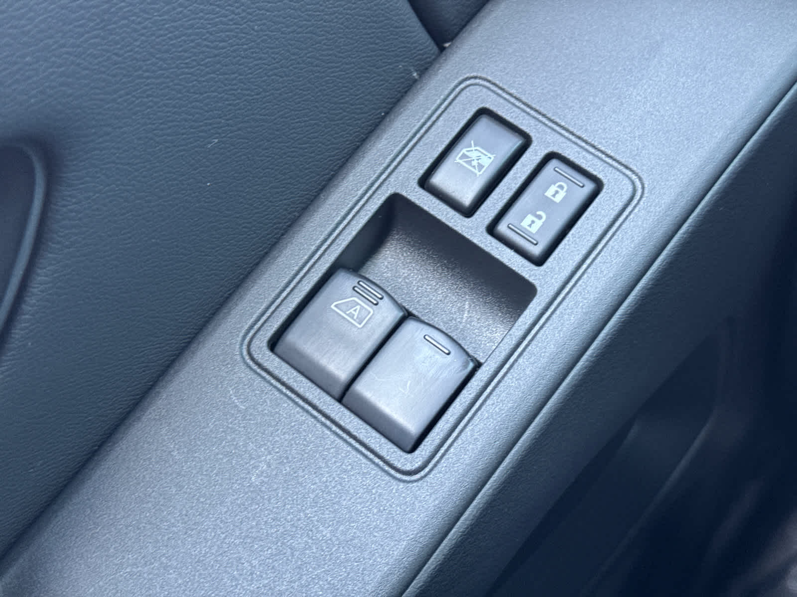 used 2025 Nissan Frontier car, priced at $35,253