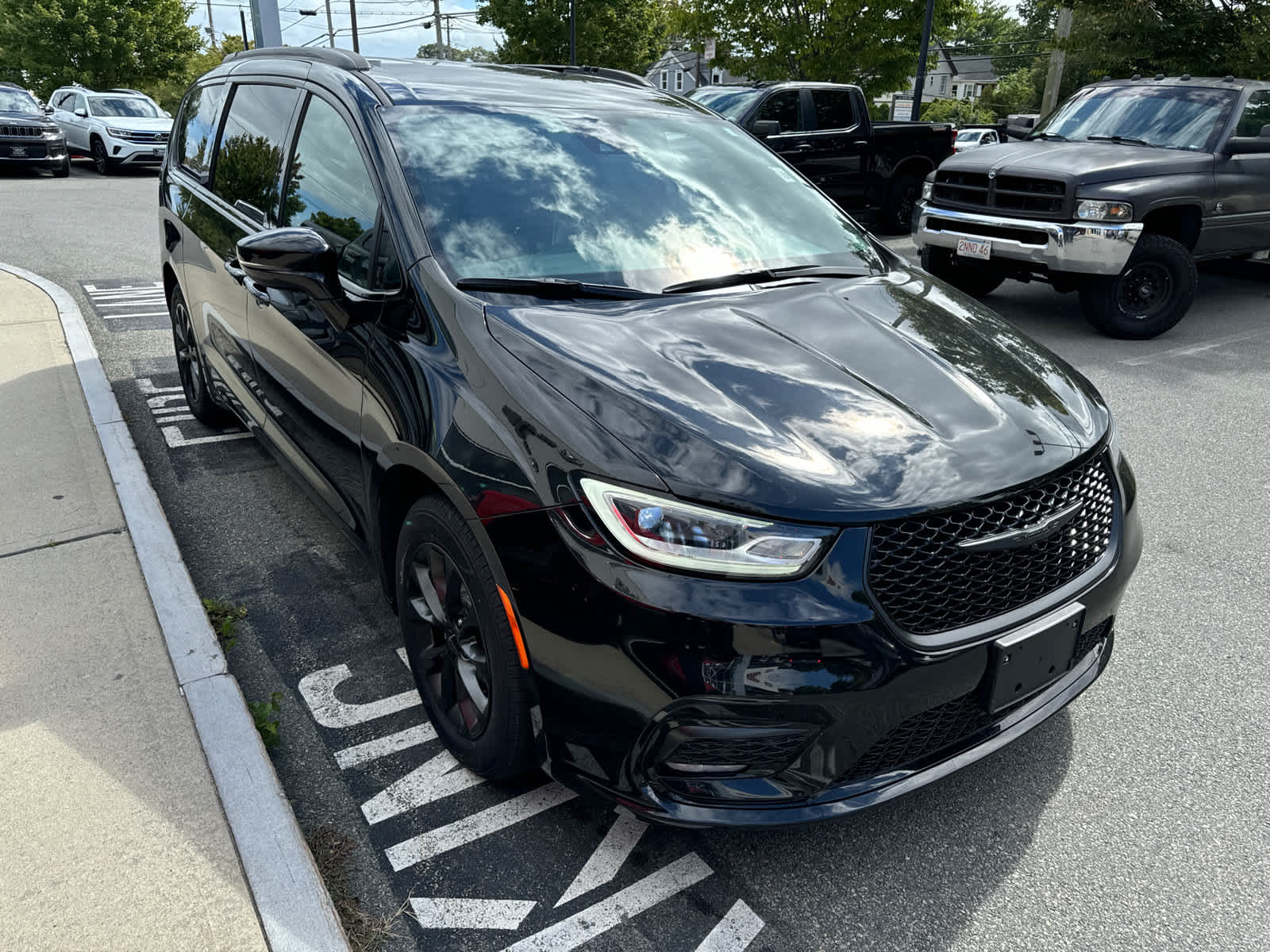 used 2021 Chrysler Pacifica car, priced at $27,800