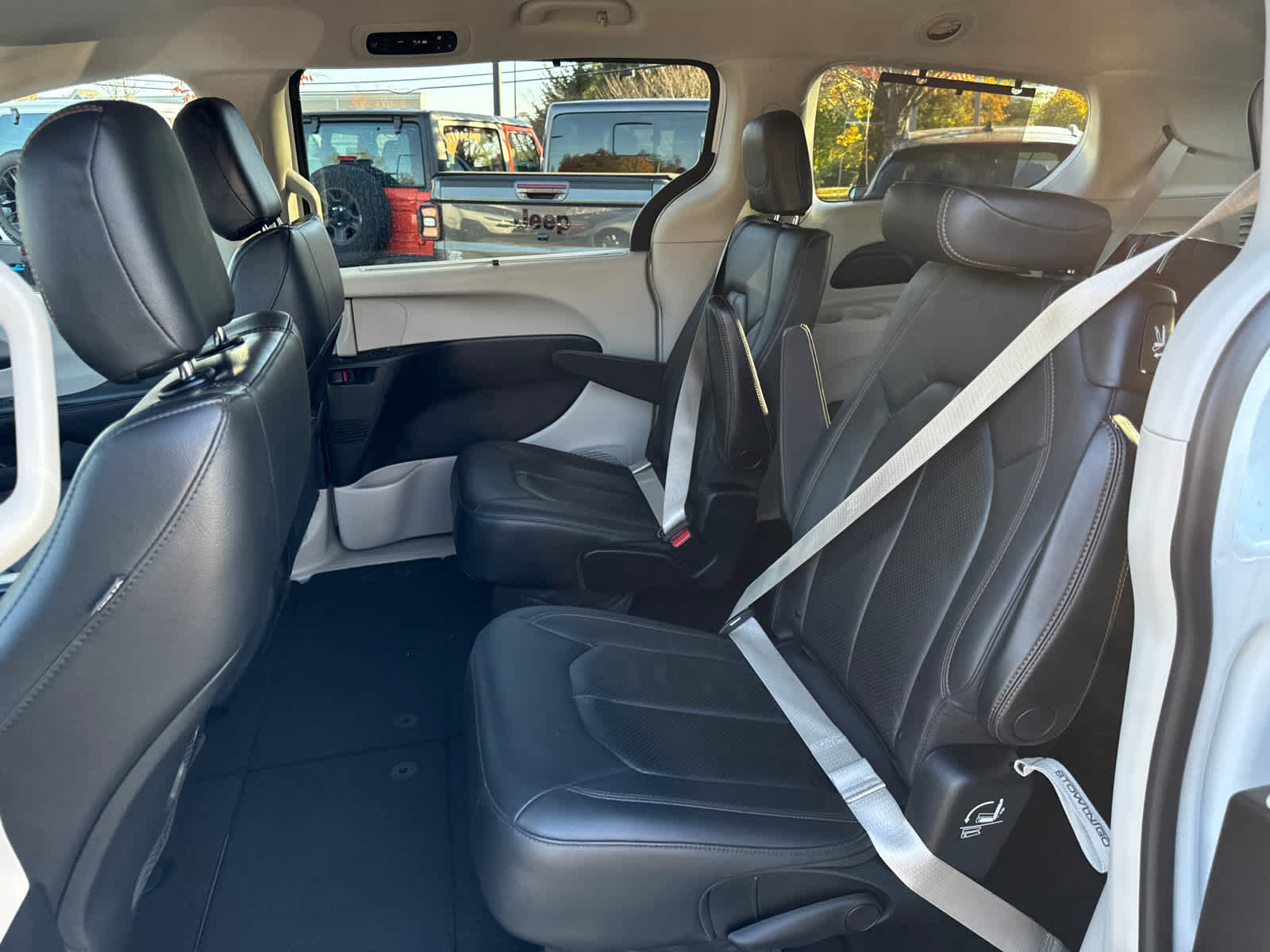 used 2020 Chrysler Pacifica car, priced at $21,800