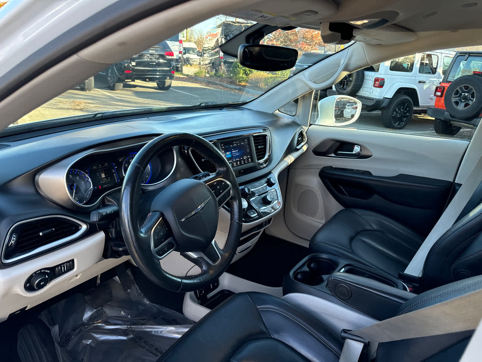 used 2020 Chrysler Pacifica car, priced at $21,800