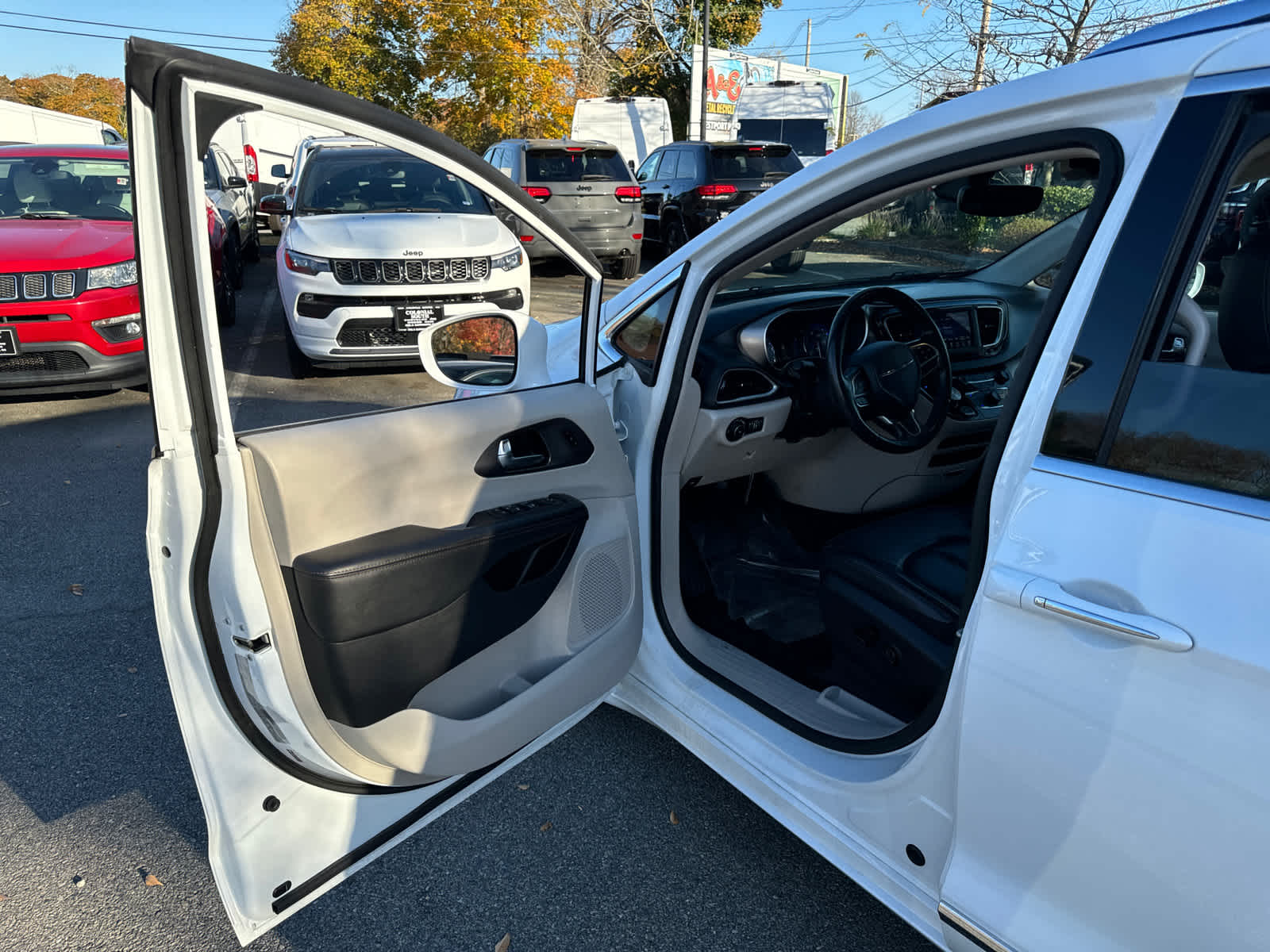 used 2020 Chrysler Pacifica car, priced at $21,800