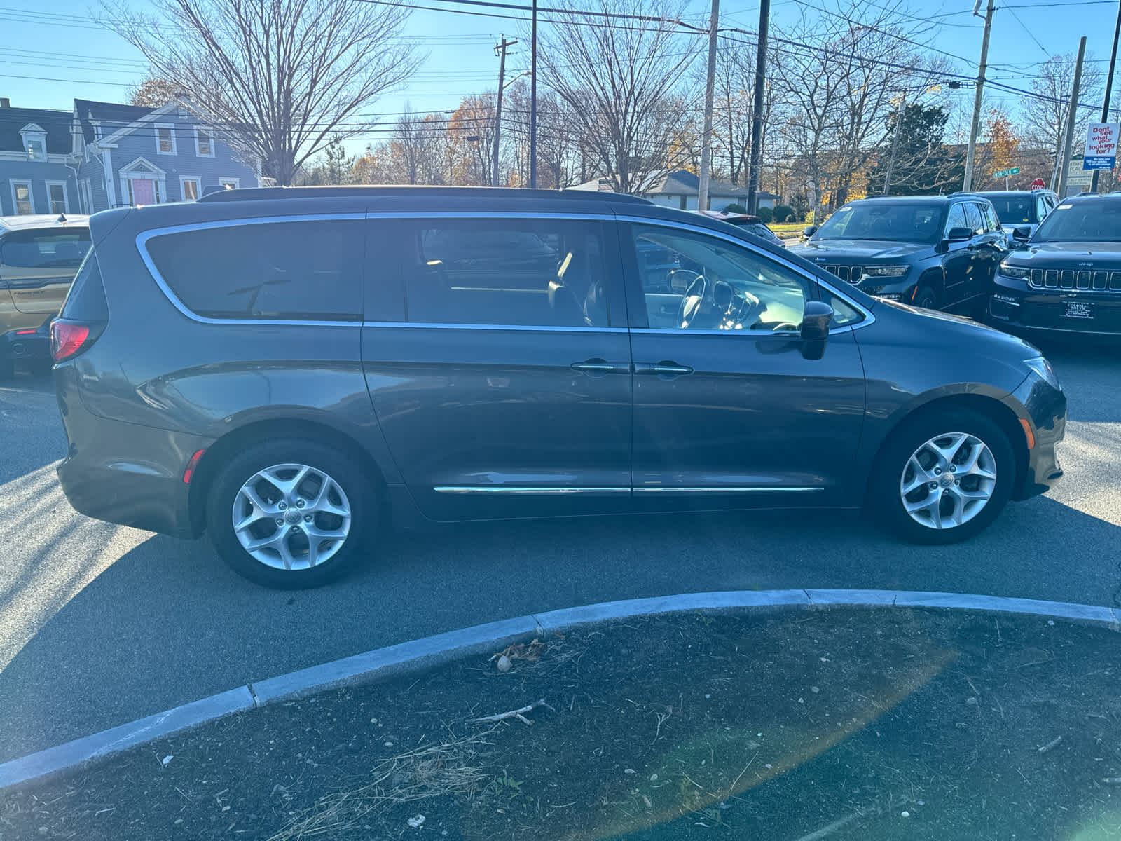 used 2017 Chrysler Pacifica car, priced at $13,300