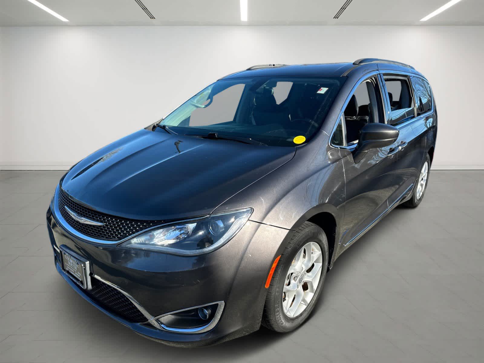 used 2017 Chrysler Pacifica car, priced at $13,300