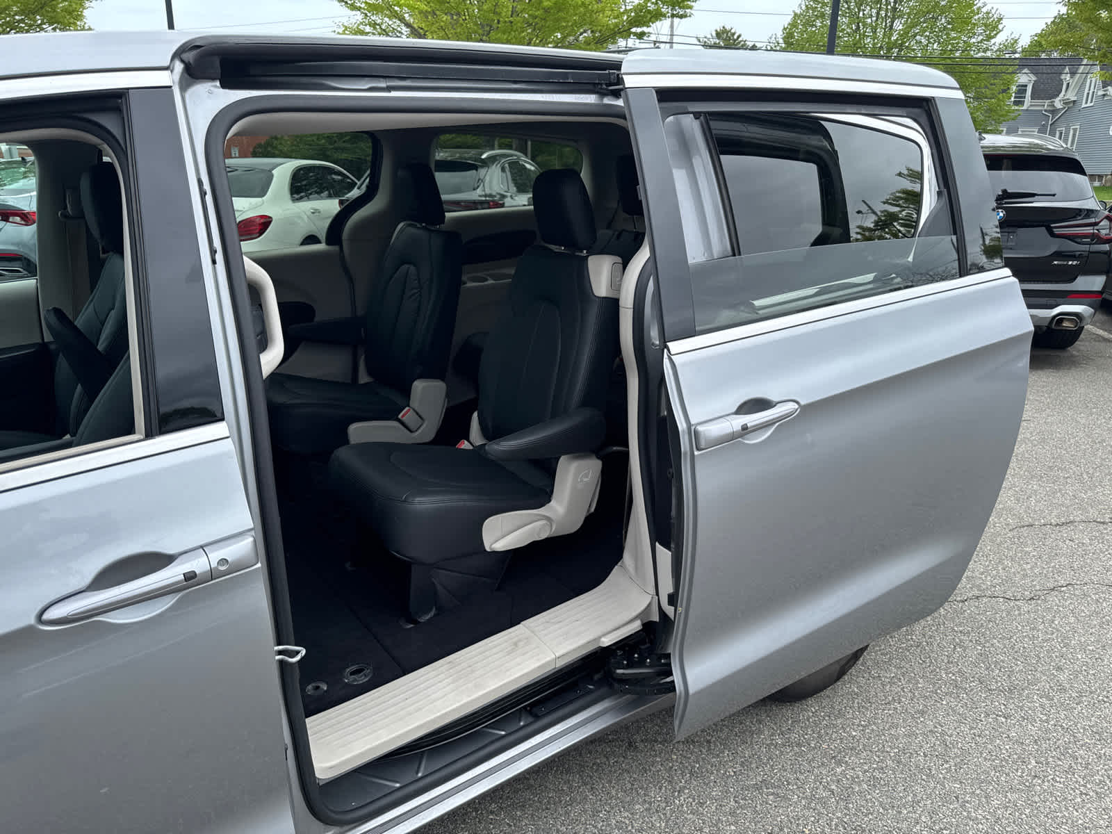 used 2017 Chrysler Pacifica car, priced at $14,900
