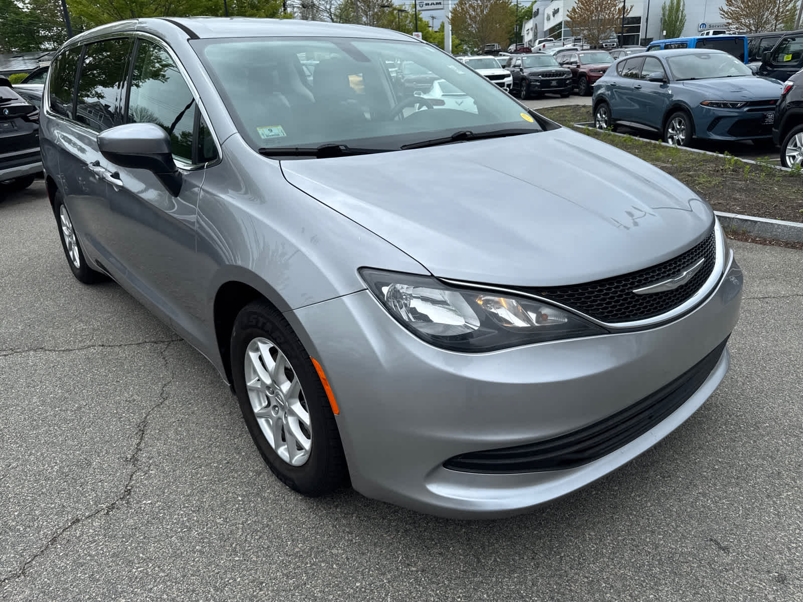 used 2017 Chrysler Pacifica car, priced at $14,900