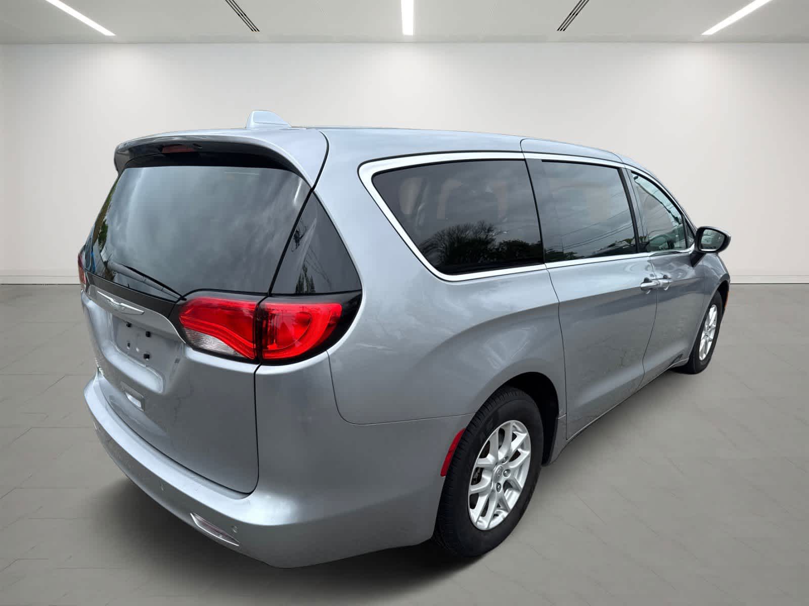 used 2017 Chrysler Pacifica car, priced at $14,900