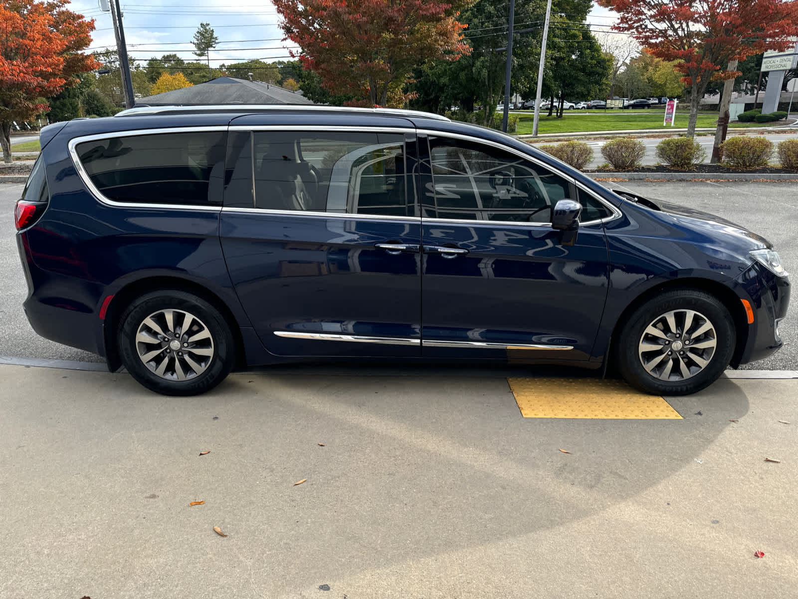 used 2019 Chrysler Pacifica car, priced at $21,400