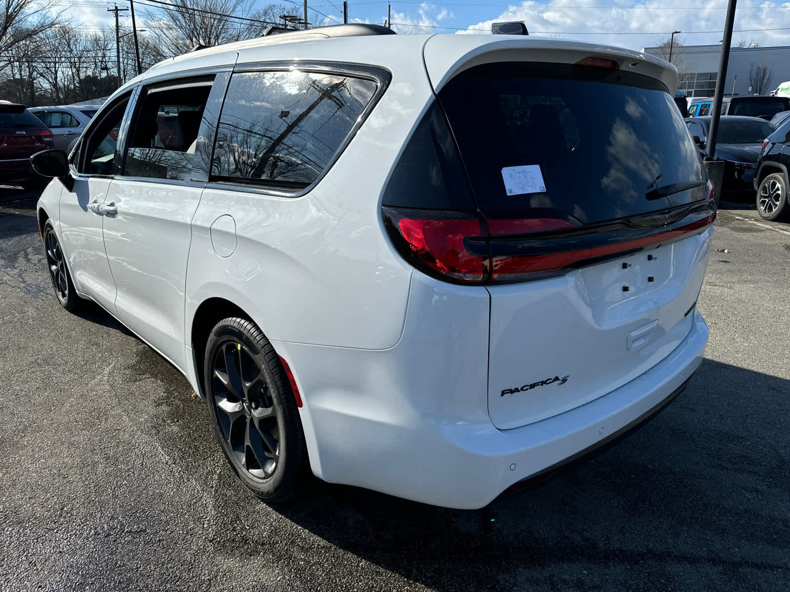 new 2025 Chrysler Pacifica car, priced at $44,952