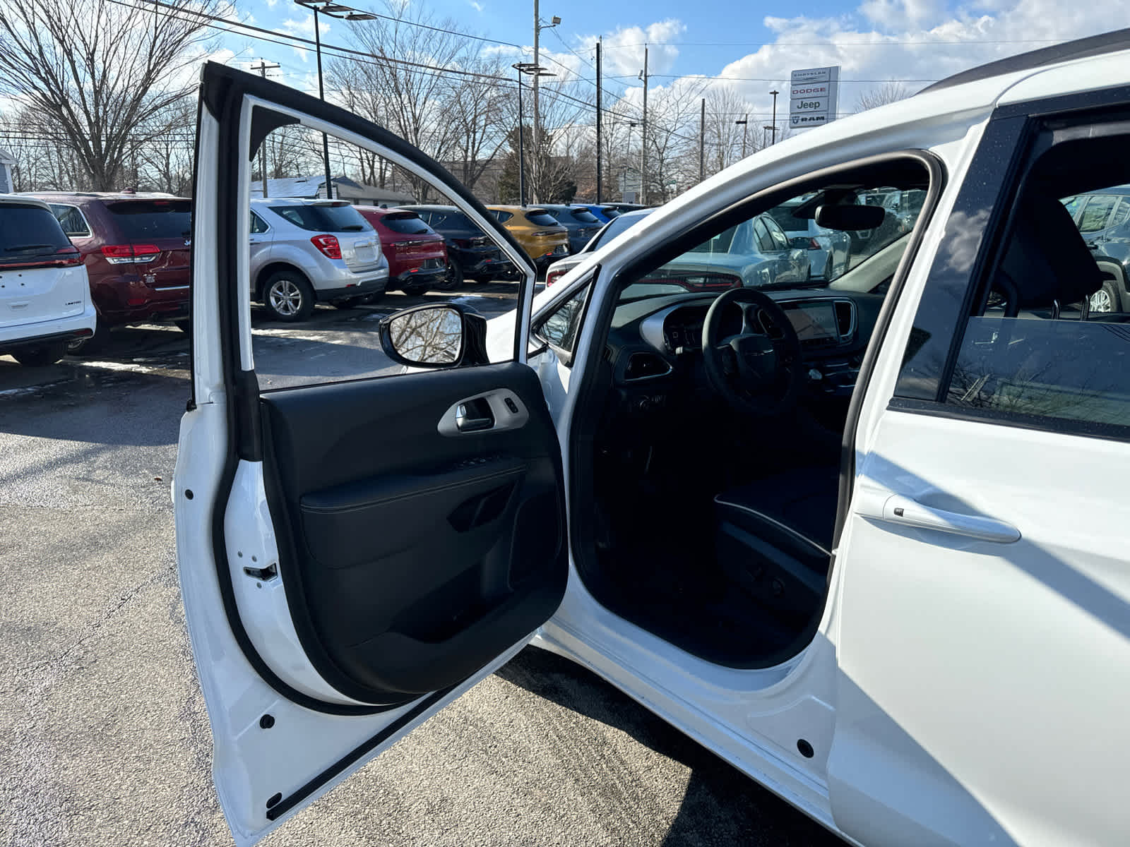 new 2025 Chrysler Pacifica car, priced at $44,952