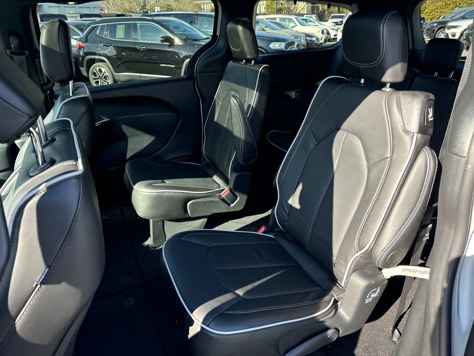 new 2025 Chrysler Pacifica car, priced at $44,952