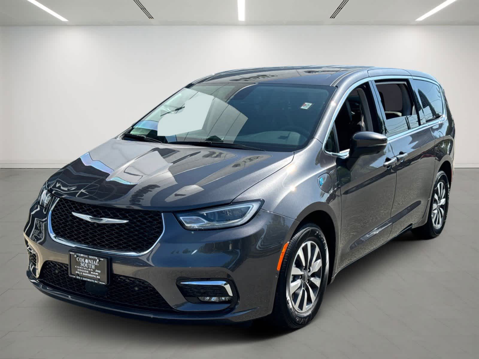 used 2023 Chrysler Pacifica car, priced at $36,900