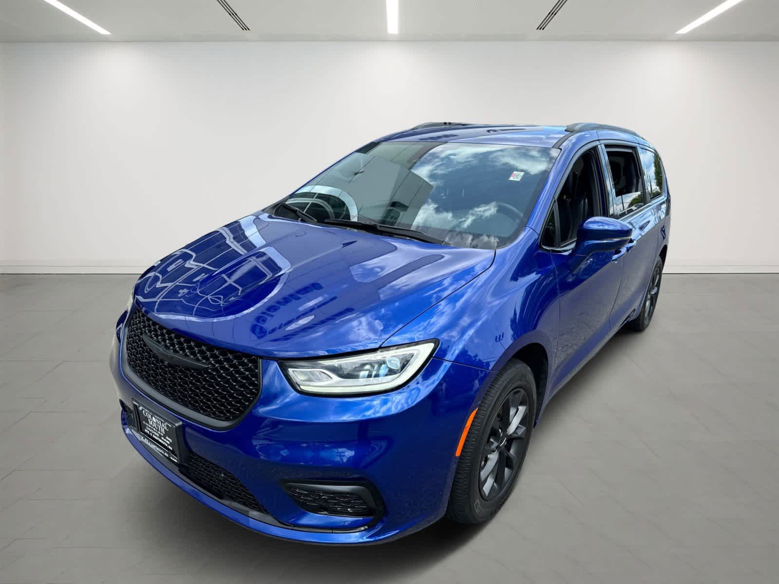 used 2021 Chrysler Pacifica car, priced at $38,900