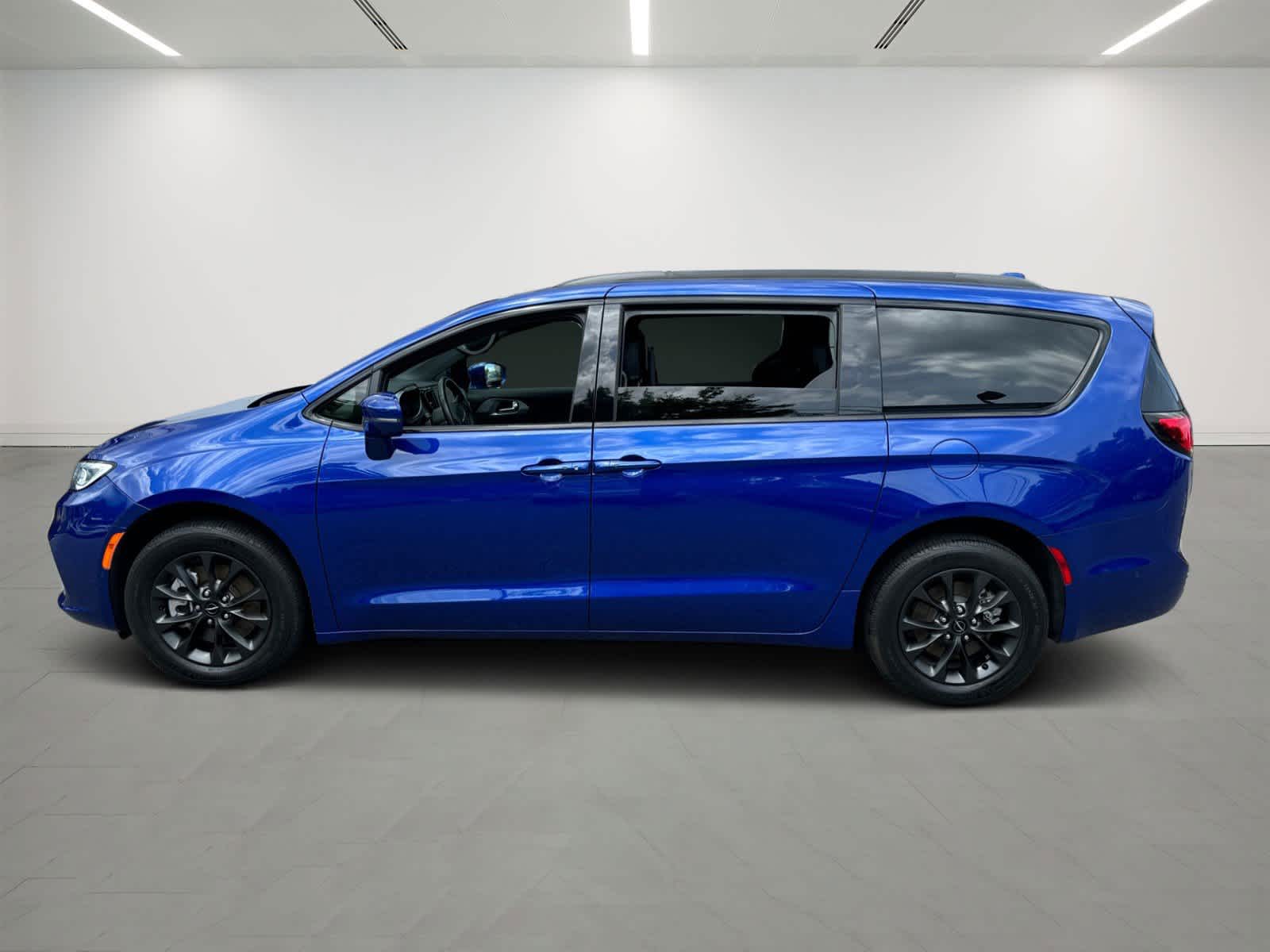 used 2021 Chrysler Pacifica car, priced at $38,900