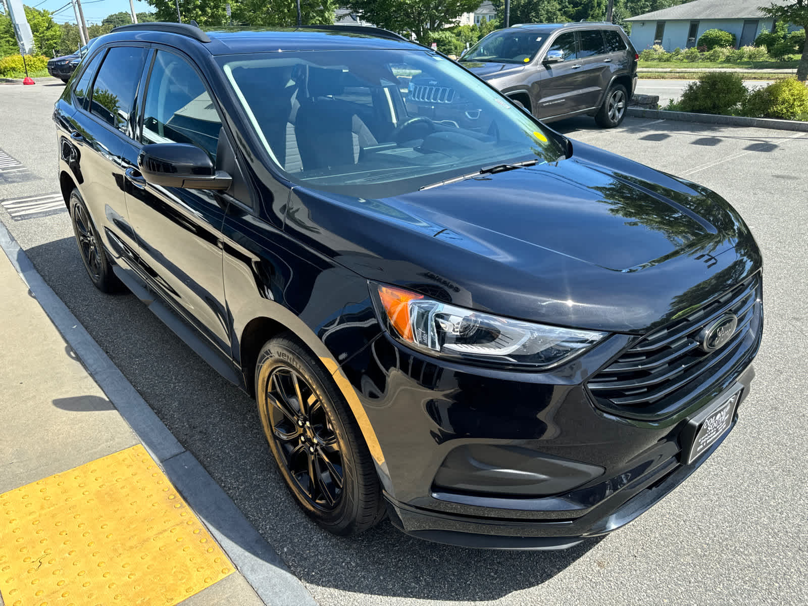 used 2022 Ford Edge car, priced at $21,900