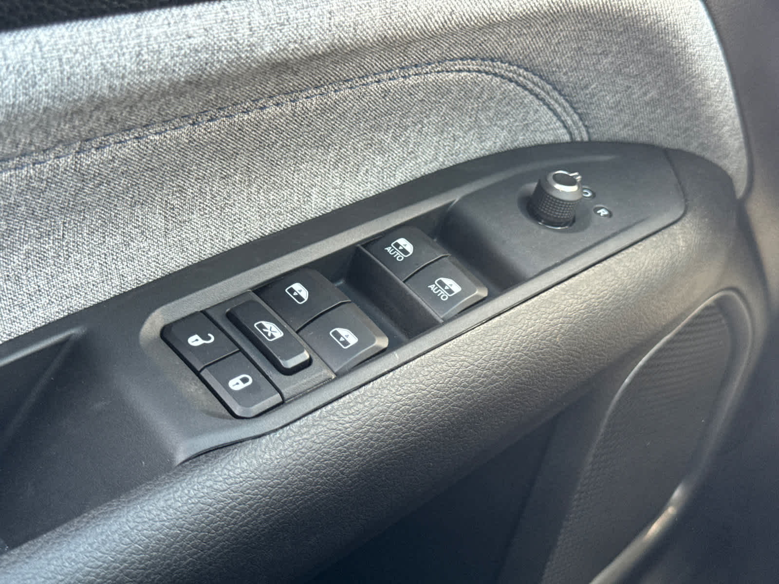 new 2025 Jeep Compass car, priced at $27,007