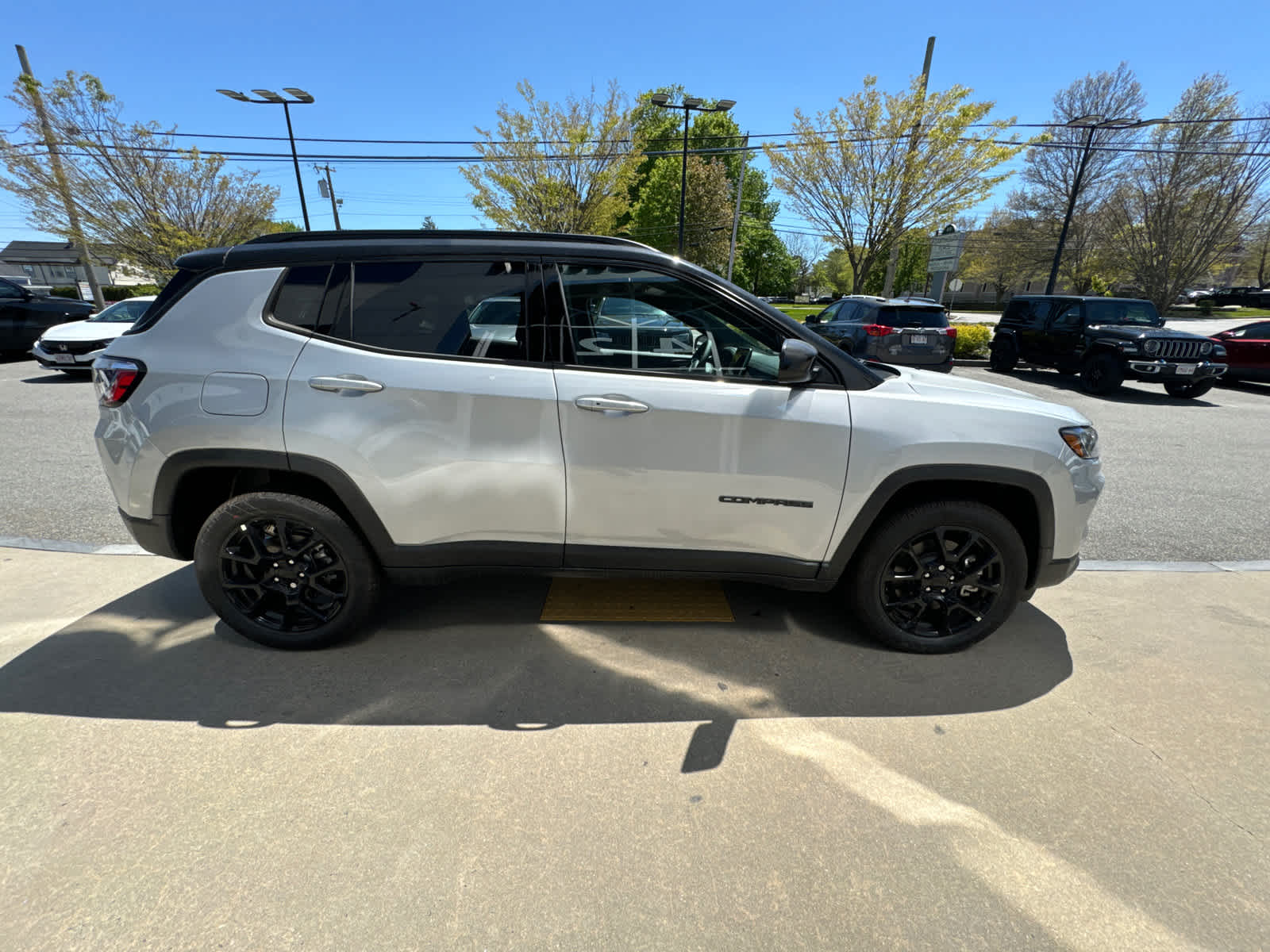 new 2024 Jeep Compass car, priced at $29,472