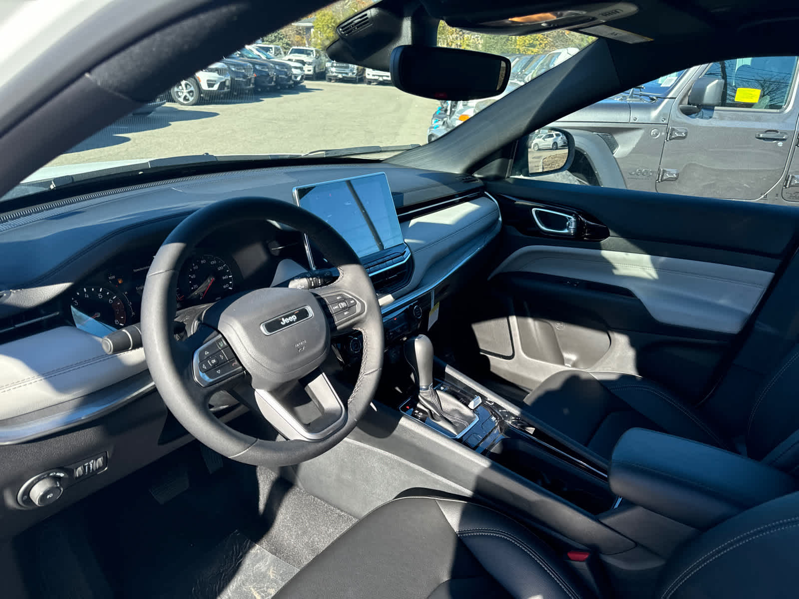 new 2025 Jeep Compass car, priced at $28,698