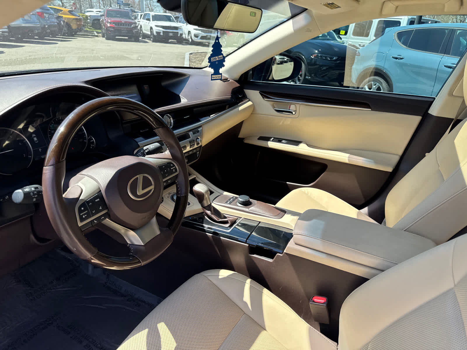used 2018 Lexus ES car, priced at $20,500