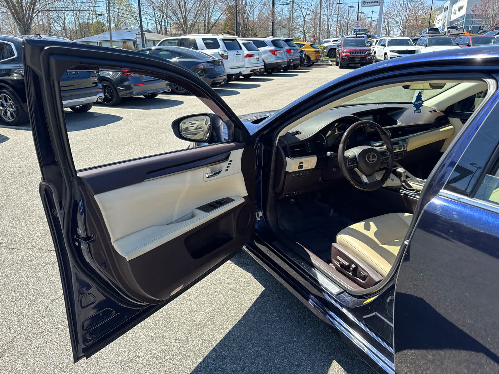 used 2018 Lexus ES car, priced at $20,500