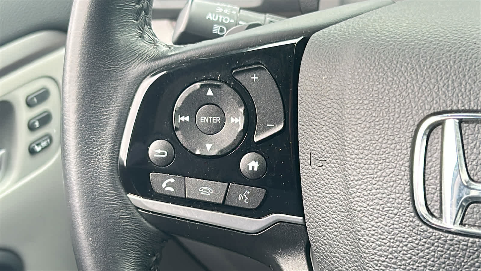 used 2022 Honda Pilot car, priced at $32,700
