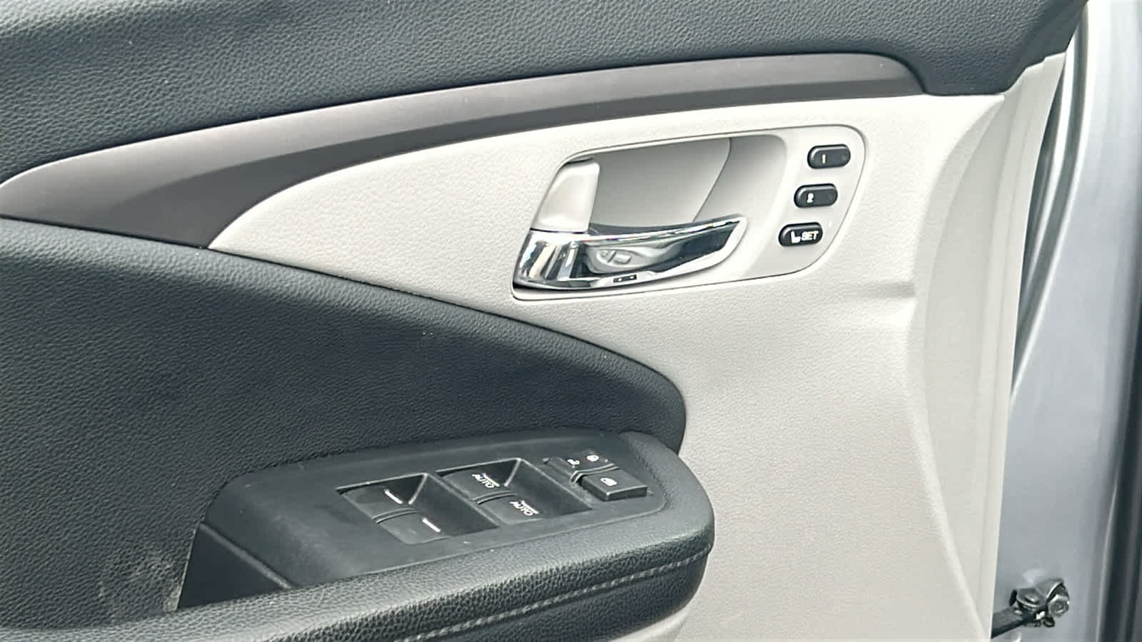 used 2022 Honda Pilot car, priced at $32,700