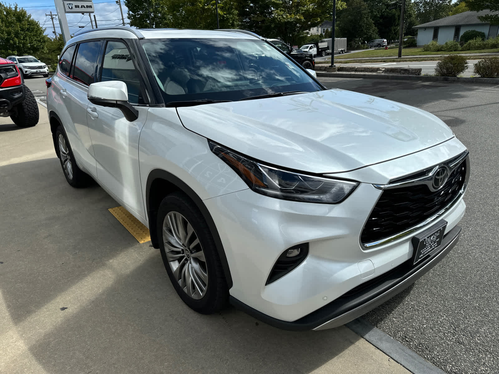 used 2022 Toyota Highlander car, priced at $44,900