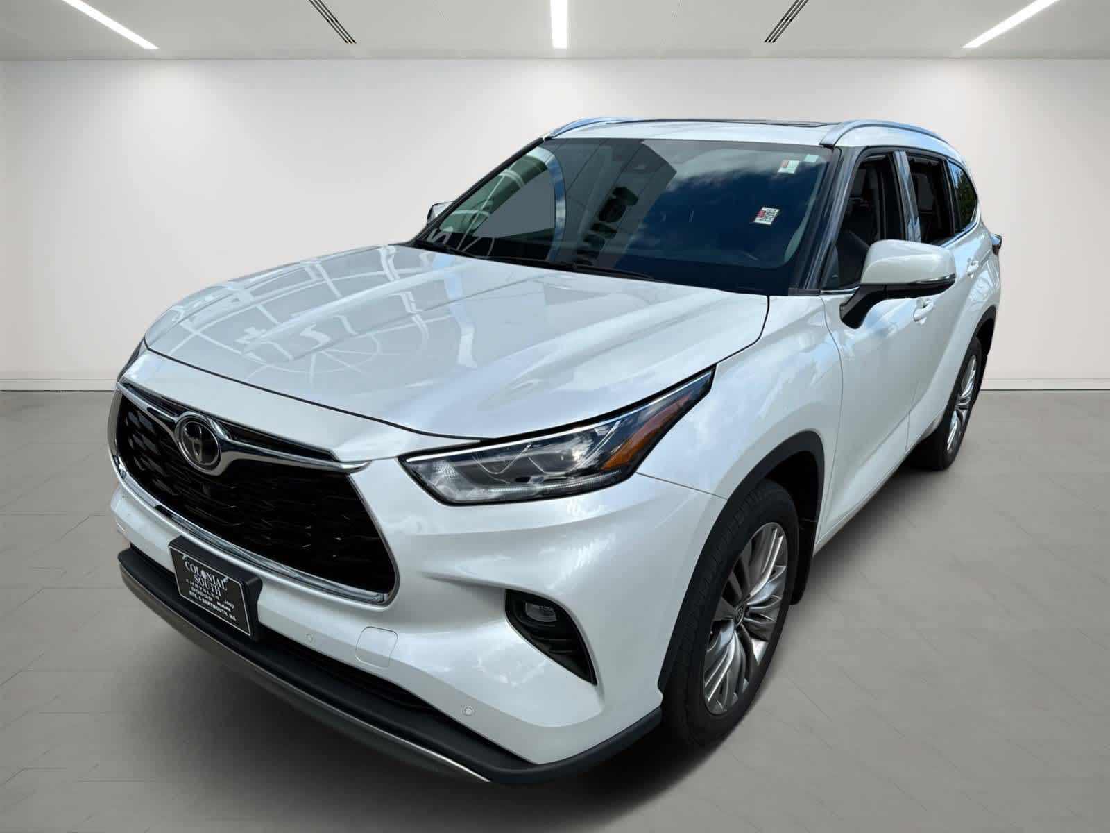 used 2022 Toyota Highlander car, priced at $44,900