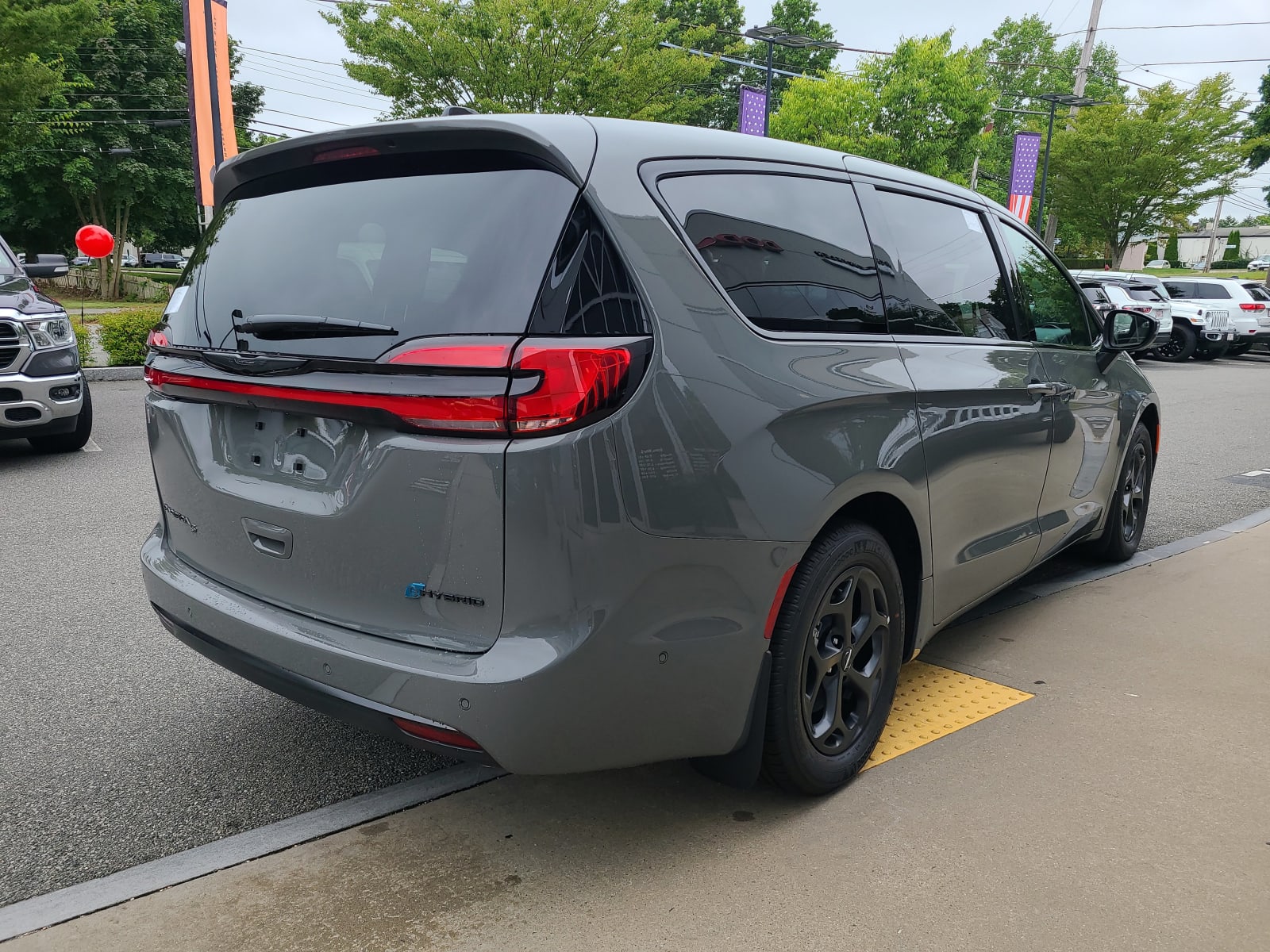 new 2023 Chrysler Pacifica car, priced at $51,191
