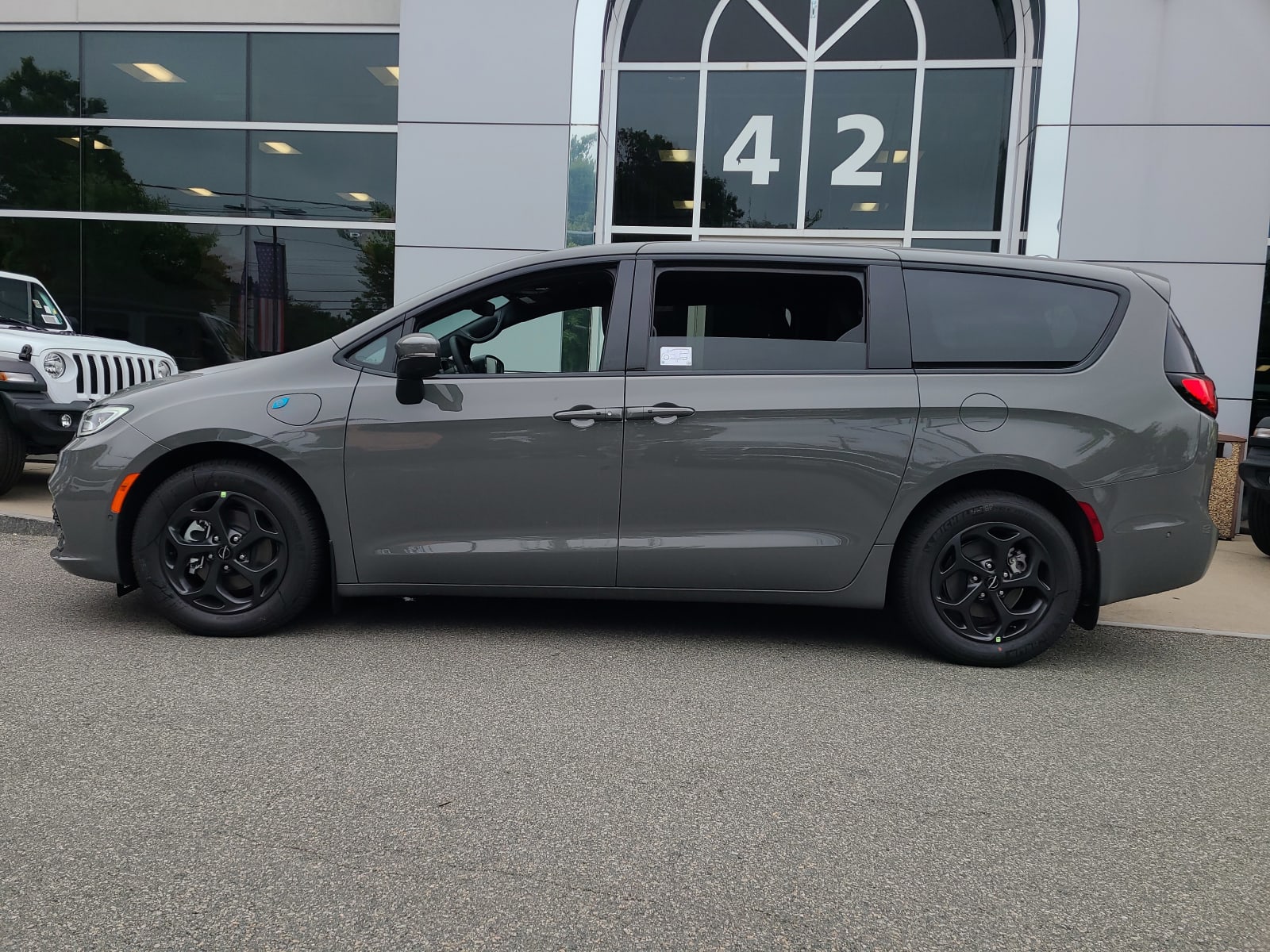 new 2023 Chrysler Pacifica car, priced at $52,191