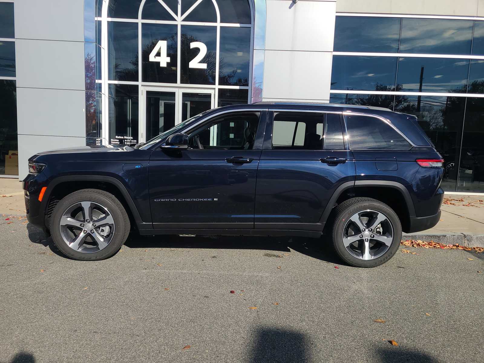 new 2024 Jeep Grand Cherokee 4xe car, priced at $51,925