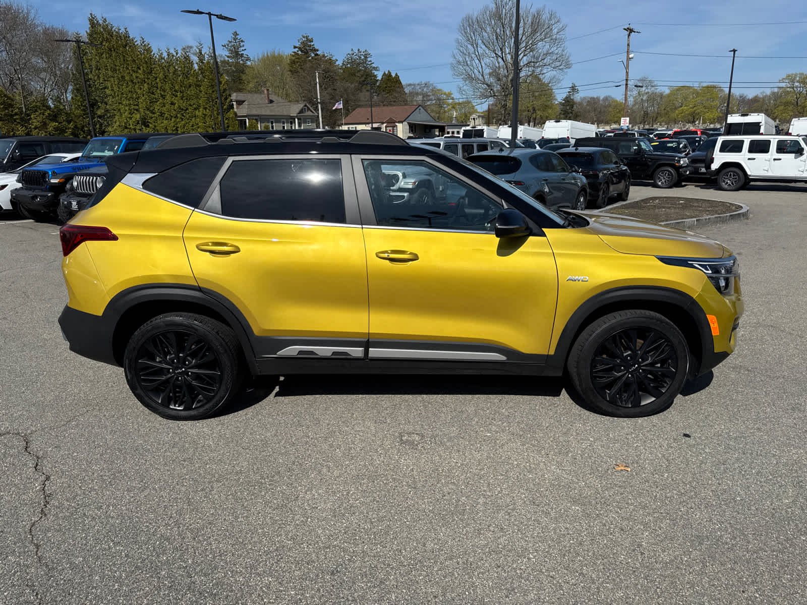 used 2023 Kia Seltos car, priced at $23,900