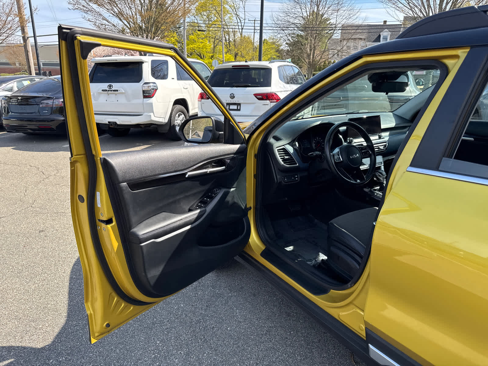 used 2023 Kia Seltos car, priced at $23,900