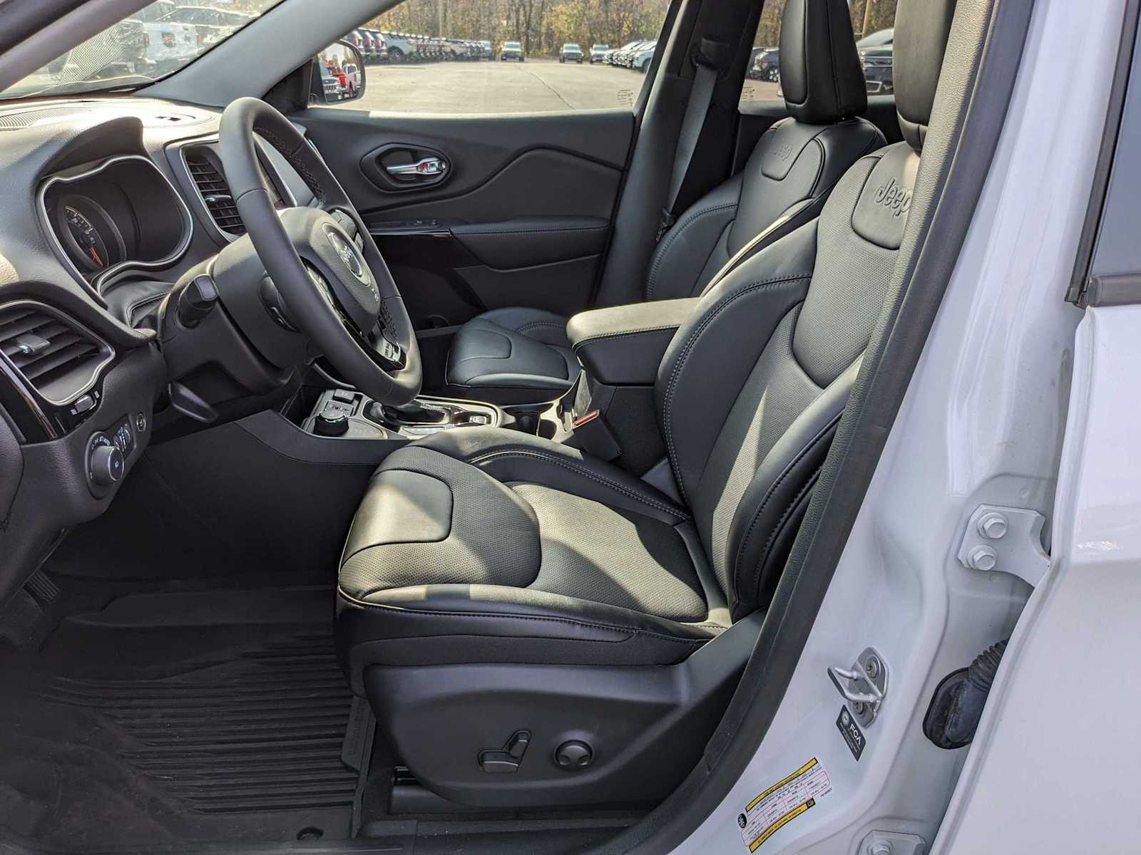 new 2023 Jeep Cherokee car, priced at $35,855