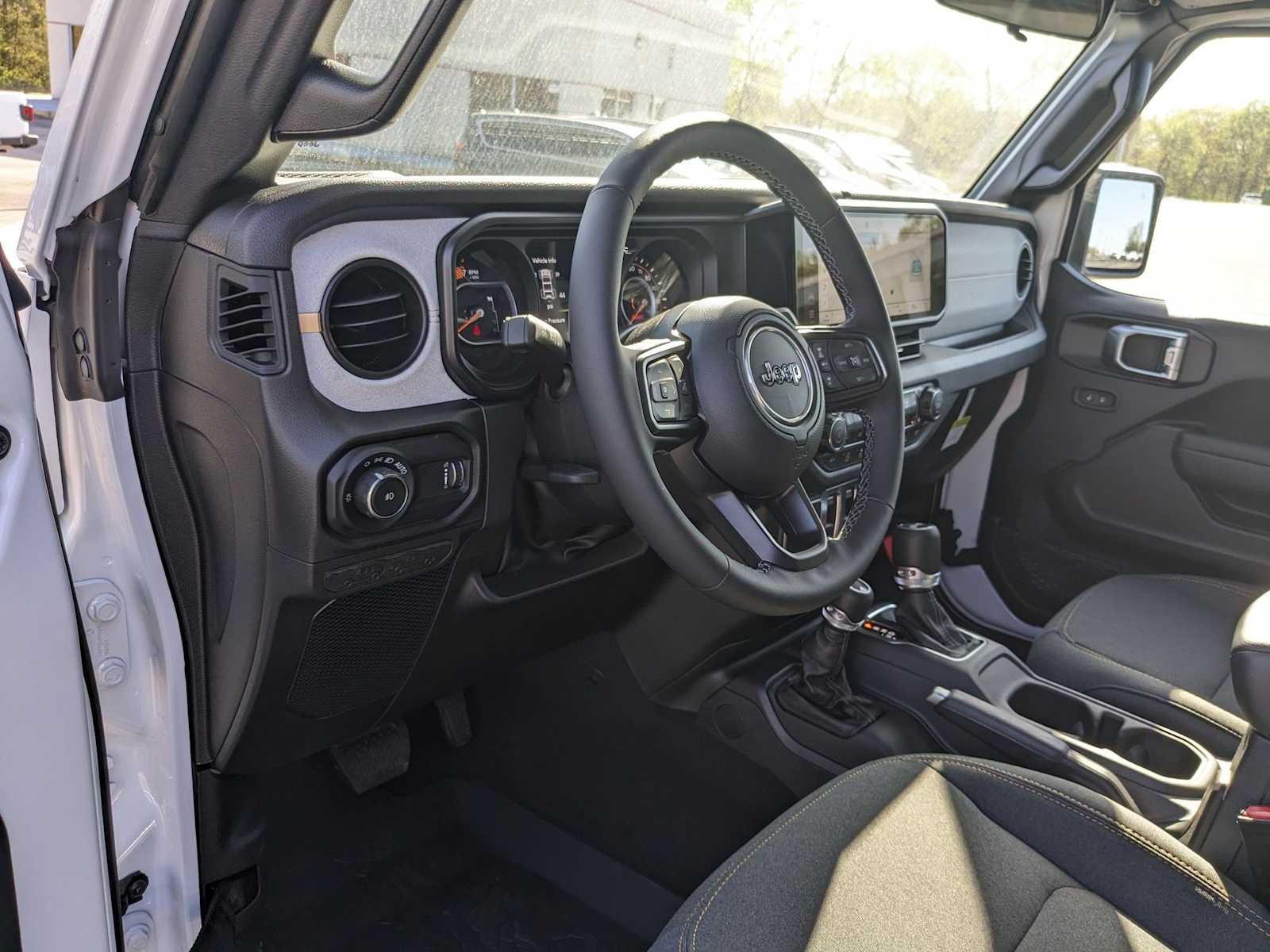 new 2025 Jeep Wrangler car, priced at $42,976